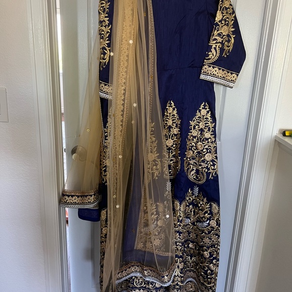 Brand new wedding of bridal dress . Comes with dupatta . - Picture 1 of 7
